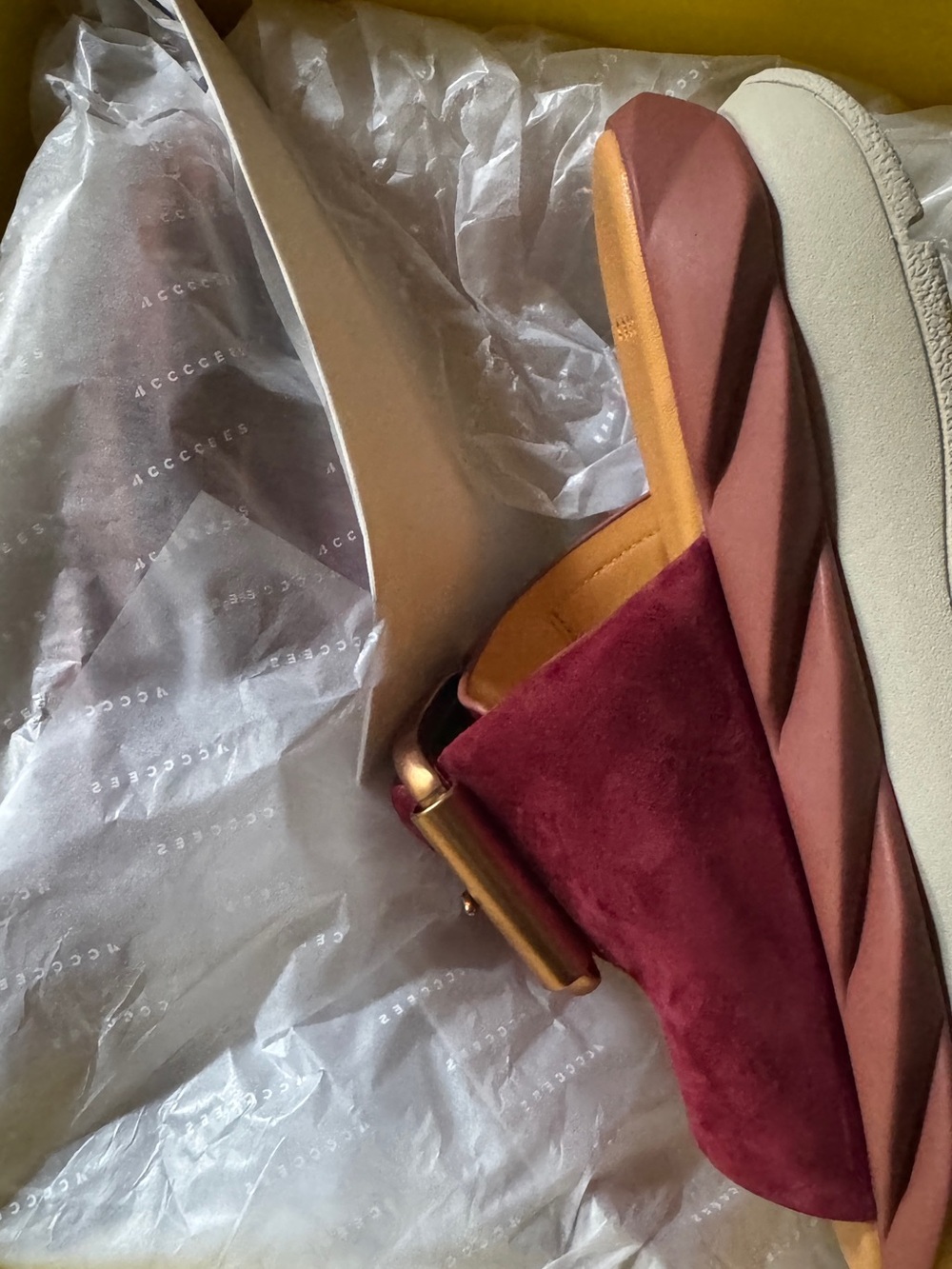 4CCCCEES nwt Mellow Glow Rose 38 8 Women’s Burgundy Suede Slides Sandals 7.5 new - Picture 5 of 6